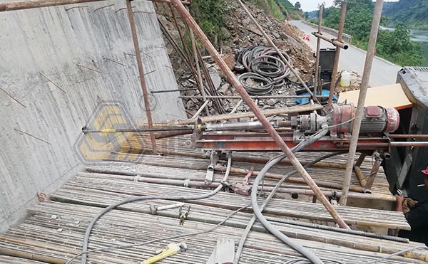 電動潛孔鉆機